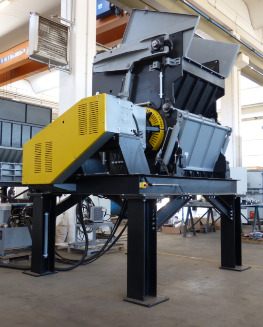 SINGLE SHAFT GRINDER EK