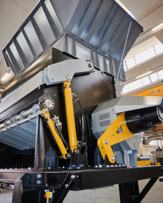 HYDRAULIC SINGLE SHAFT GRINDER XH HYDRAULIC SINGLE SHAFT GRINDER XH